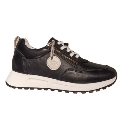 AQa Sneakers