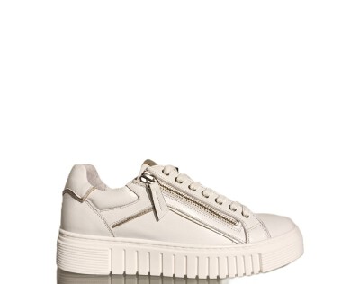 AQa Sneakers