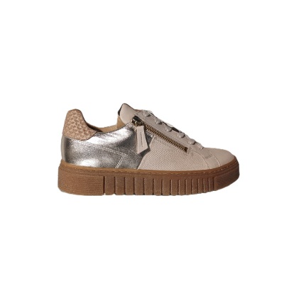AQa Sneakers